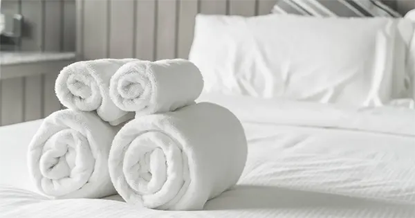 Blanchisserie professionnelle pour linge de lit à Toulon par Prestaclean - Lavage, repassage et livraison sur mesure