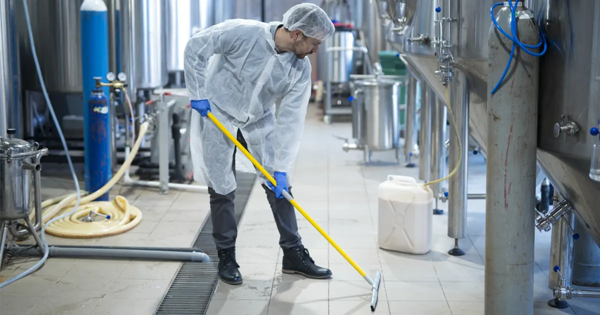 Nettoyage agroalimentaire professionnel à Toulon par Prestaclean - Désinfection complète des zones de production et stockage