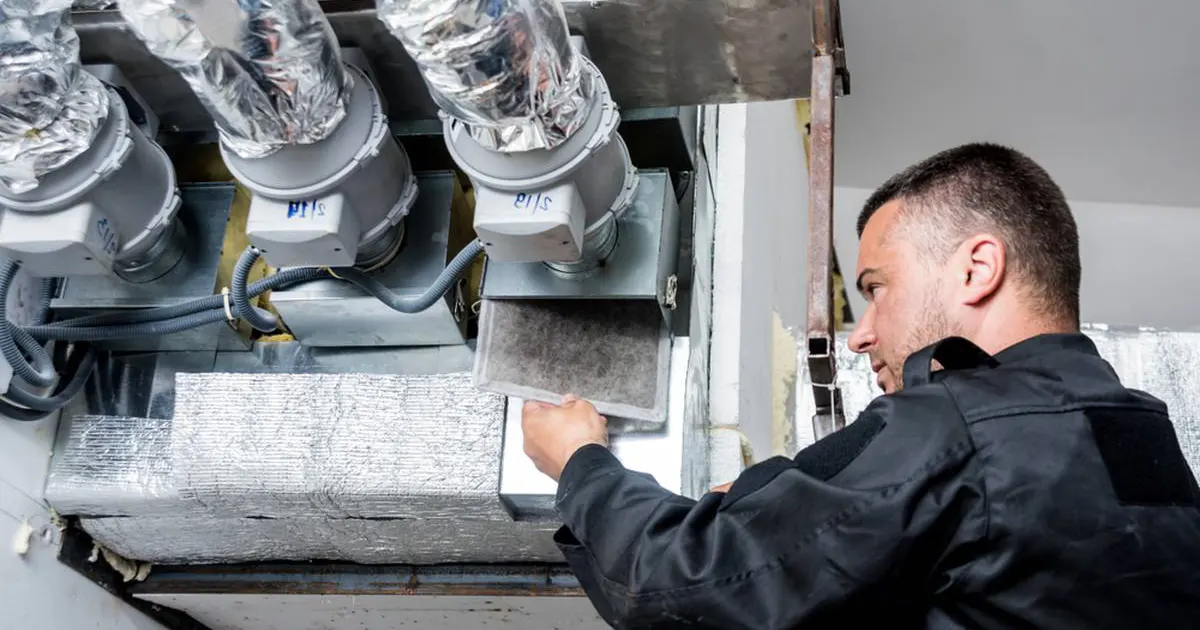 Nettoyage professionnel de VMC à Toulon par Prestaclean - Désinfection des conduits et gaines de ventilation